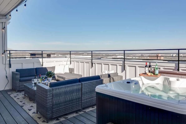 Spacious rooftop with Nashville's skyline in the distance PLUS hot tub.