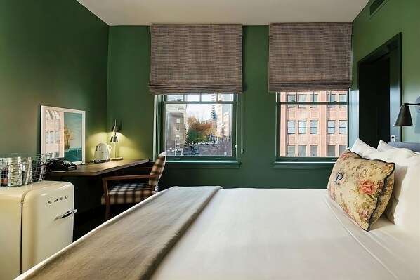 Unit with 1 Queen size Bed