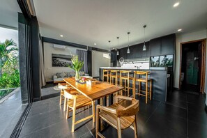 Freya 2 — Kitchen, Dining area