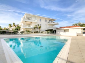 Piscine, Propriété, Nuage, Immobilier, Maison, Domicile, Zone Résidentielle, Villa, Aqua, Bleu Azur