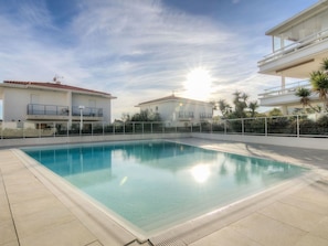 Piscine, Propriété, Immobilier, Aqua, Recours, Bleu Azur, Composite, Rectangle, Tuile, Hôtel