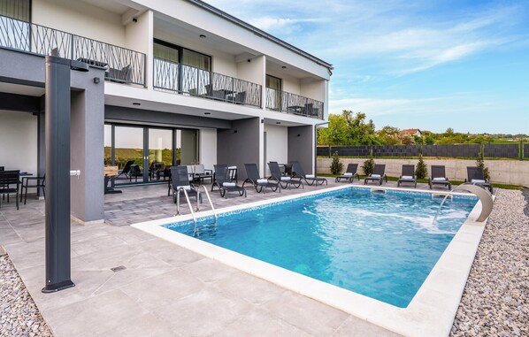 pool