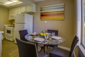 Dining Area | Dishware/Flatware Provided | Free WiFi