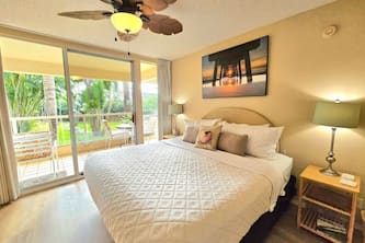 Steps to Beach at Maui Banyan-resort style amenities-AC, WIFI, Full Kitchen
