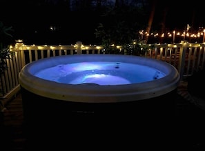 Brand "NEW" hot tub to enjoy during these magical nights**