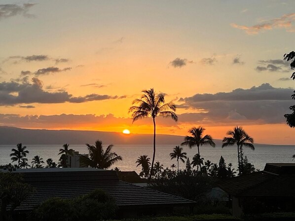 Sunset paints the sky ? every evening is a masterpiece. KPL-46