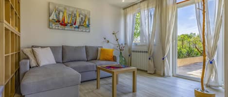 Ferienwohnung Sanja mit Garten