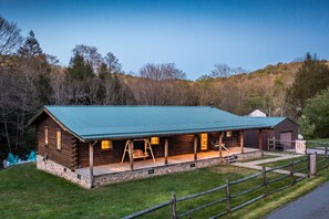 Welcome to Ascension Cabin, near Summersville Lake and New River Gorge!