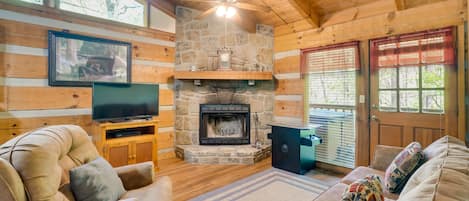 Gatlinburg Vacation Rental | 1BR | 1BA | 600 Sq Ft | Stairs Required to Access