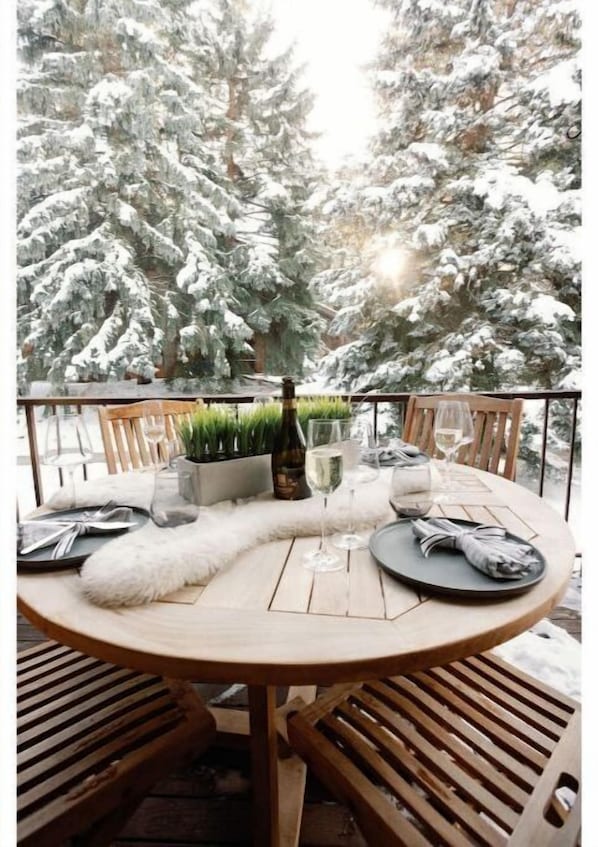 Outdoor dining