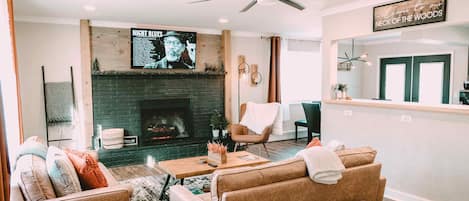 Upstairs Cozy Living Area