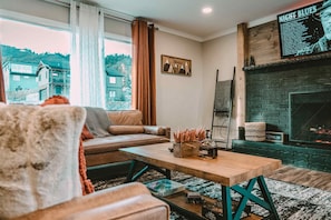 Upstairs Cozy Living Area
