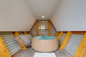 Whirlpool tub