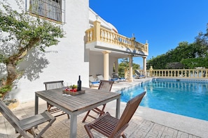 Outdoor dining area