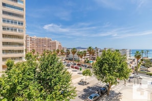 Blick von der Terrasse auf die Umgebung