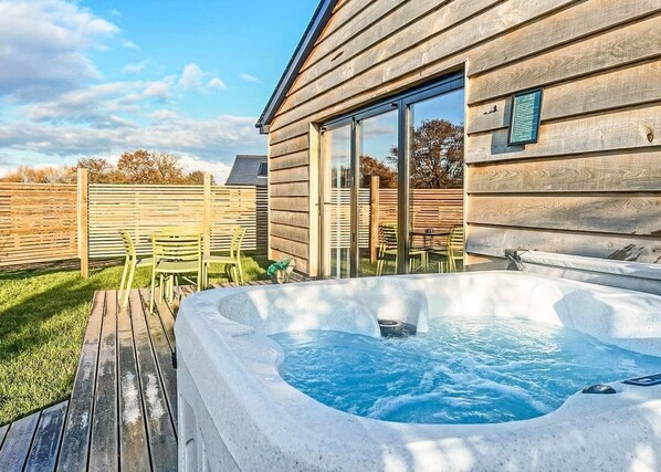 Old Buckenham Country Park, Old Buckenham