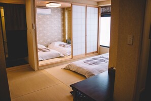 Room 5 bed