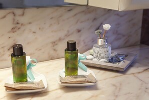 Bathroom amenities