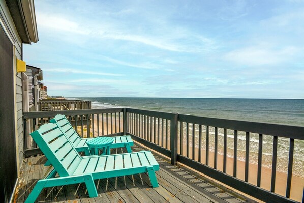 3rd Floor Oceanfront Deck