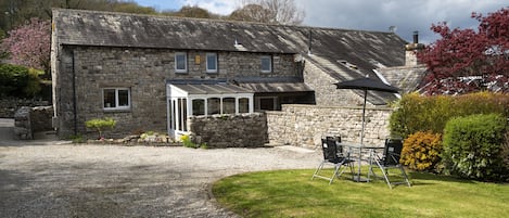 Manor Farm Barn Cottage - Yealand Conyers Holiday Cottage