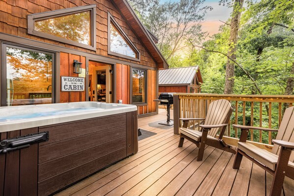 Outdoor spa tub