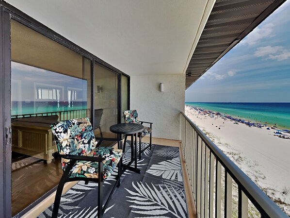 Welcome to Edgewater Leeward #603