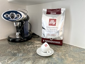 Kaffe och/eller kaffebryggare