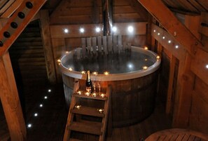 Indoor spa tub