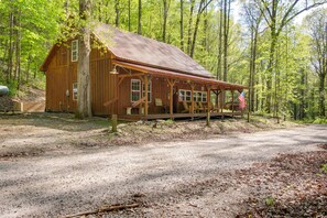 Parking | Gravel Driveway (3 Vehicles)