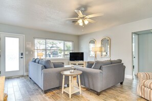 Living Room | Single-Level Home | 1,988 Sq Ft | Central A/C | Free WiFi