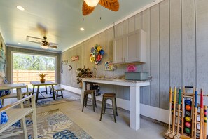 Shared Lanai | Tropical Bar | Outdoor Dining Area | Croquet Set