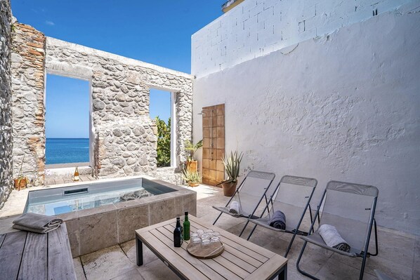 Bain à remous extérieur