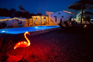 Fassade der Unterkunft – Abend/Nacht