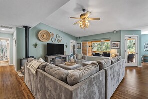 Indoors, Furniture, Living Room, Home Decor, Floor