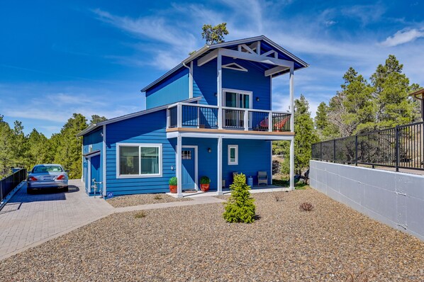 Flagstaff Vacation Rental | 2BR | 2.5BA | 1,300 Sq Ft | Step-Free Access
