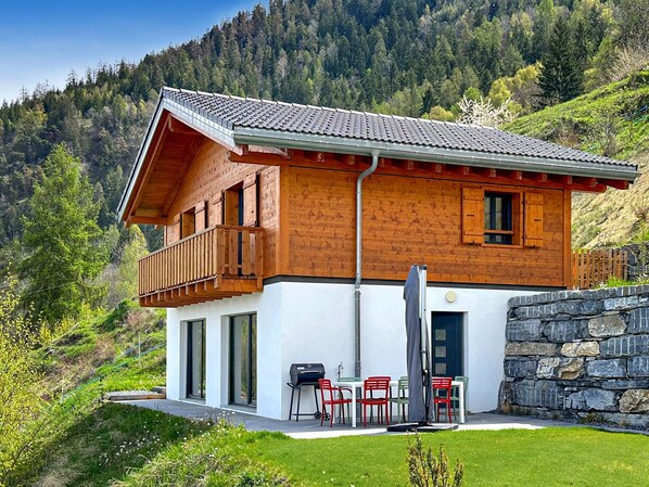 Magnificent view of the brand new, splendid chalet