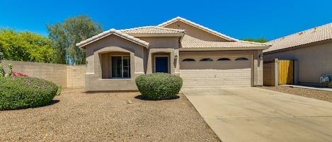 Gilbert Vacation Rental | 3BR | 2BA | Step-Free Access | 1,696 Sq Ft