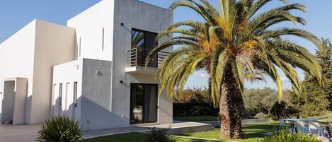 Beautiful Corfu Villa | 4 Bedrooms | Mezzo Mezzo Estate | Stunning Views & Contemporary Design | Achilleion