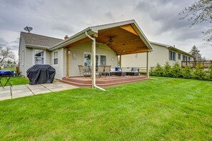 Back Deck | Grilling Area | Gas & Charcoal Grills | Fire Pit