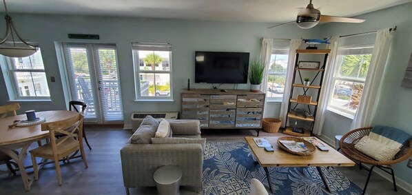 Corner unit full of gorgeous window views!