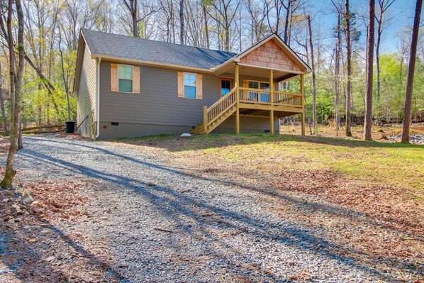 Ellijay Vacation Rental | 3BR | 2BA | Stairs Required | 1,200 Sq Ft