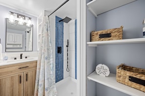 Fully redone ensuite bathroom with plenty of storage