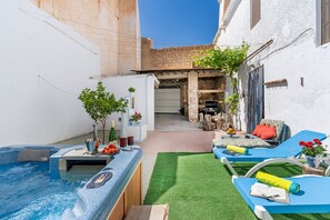 Bain à remous extérieur