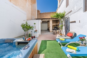 Bain à remous extérieur