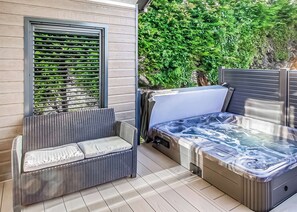 Pladda Pod with Hot Tub - Heads of Ayr Holiday Park, Ayr