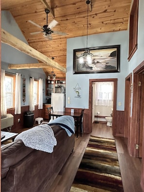 Entryway into Cabin 2 Fishin' Hole