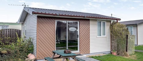 Chalet 1 - Ravenna Holiday Park, Anderby Creek, Mablethorpe