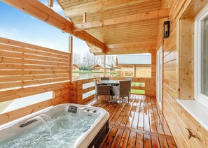 Holly Tree Lodge Accessible PF - Holly Tree Lodges, York