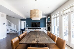 Spacious dining area with seating for ten—perfect for large family meals and group gatherings.