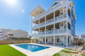 Azurelaire Oceanfront Exterior